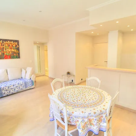 Alc - Font3 - 10 Min Palais